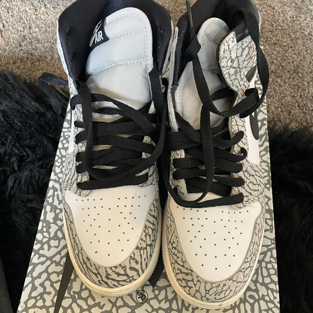 Nike Air Jordan 1 Retro High OG in Black and White